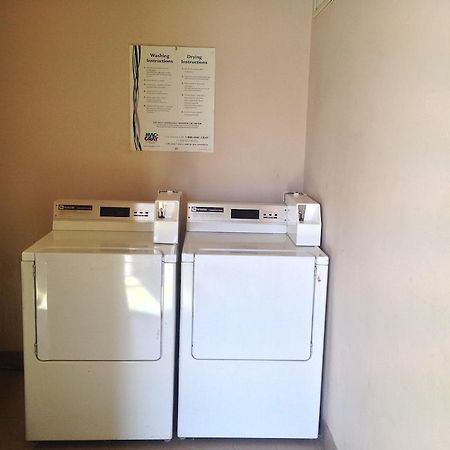 Rodeway Inn & Suites Денвер Екстер'єр фото