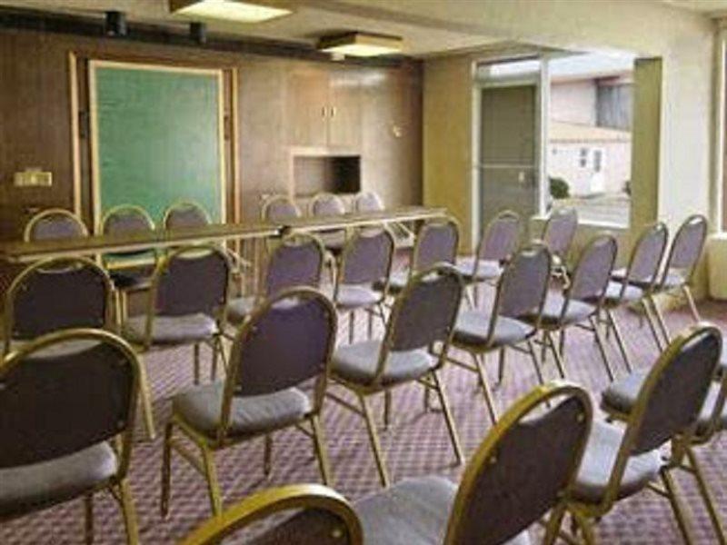 Rodeway Inn & Suites Денвер Зручності фото
