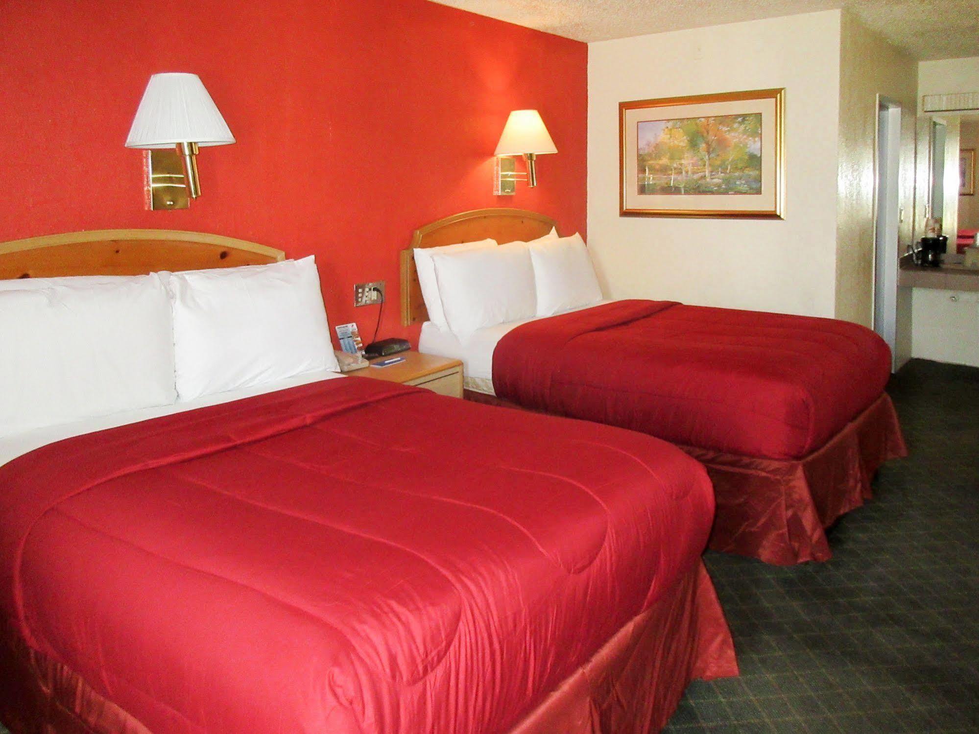 Rodeway Inn & Suites Денвер Екстер'єр фото